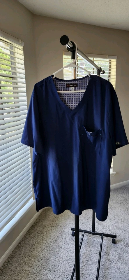 Koi Basics 男式 2 件磨砂套装上衣和裤子海军蓝二手状况良好 — 第 2/3 张图片