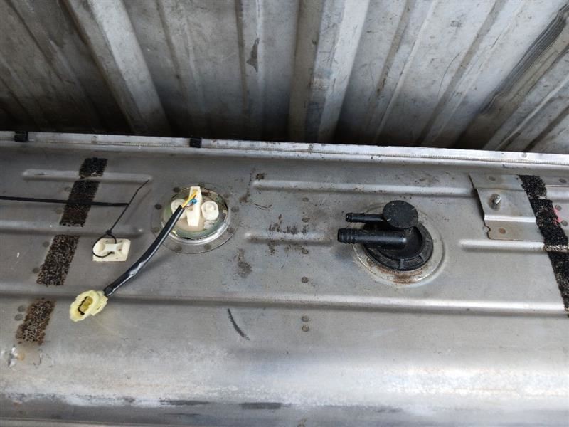 2001 Bentley Arnage Fuel Tank Gasoline Holder Canister 