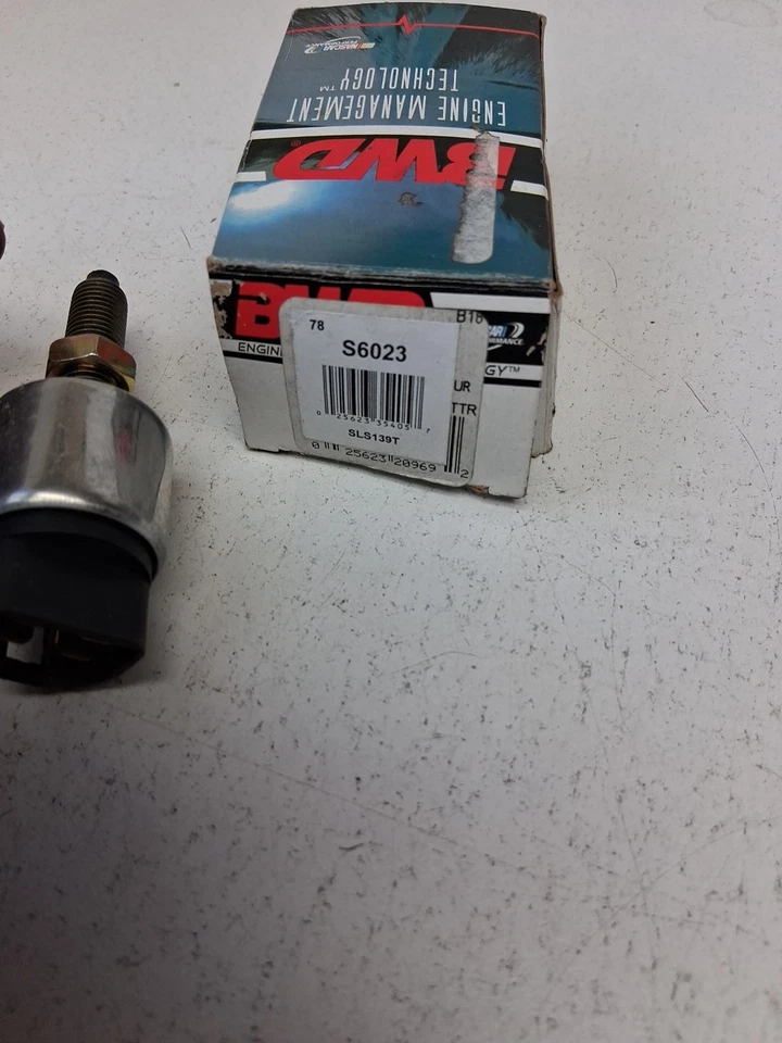 Interruptor de luz de freno BWD S6023 Foto 4 de 4