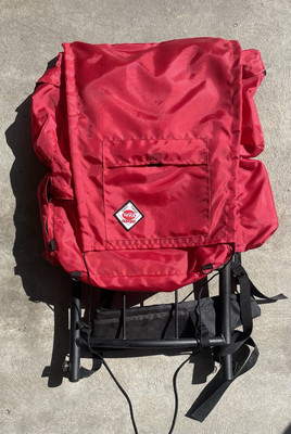 Vintage WFS World Famous Sports External Frame 8 Pocket Backpack Red