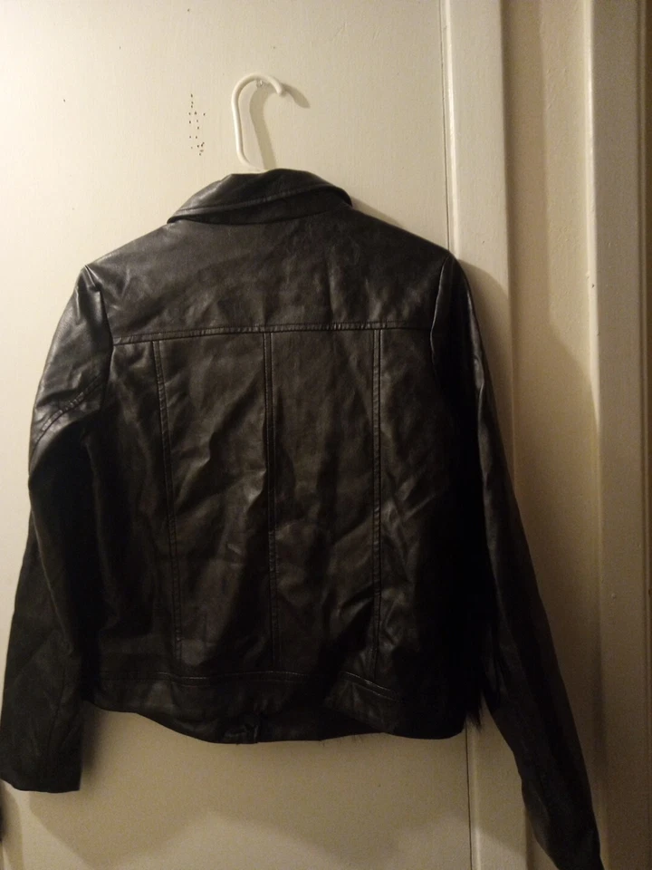 Chaqueta para mujer Jeans by Buffalo de cuero negro de piel sintética talla mediana nueva con etiquetas Foto 3 de 3
