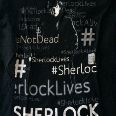 Sherlock Holmes Sherlock Lives  T-shirt Licensed New Unworn 