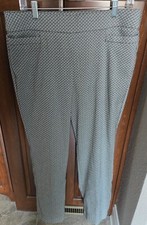 EUC - Briggs Size 14P Black/Ivory Pull-up Pants Rayon/Polyester/Nylon/Spandex
