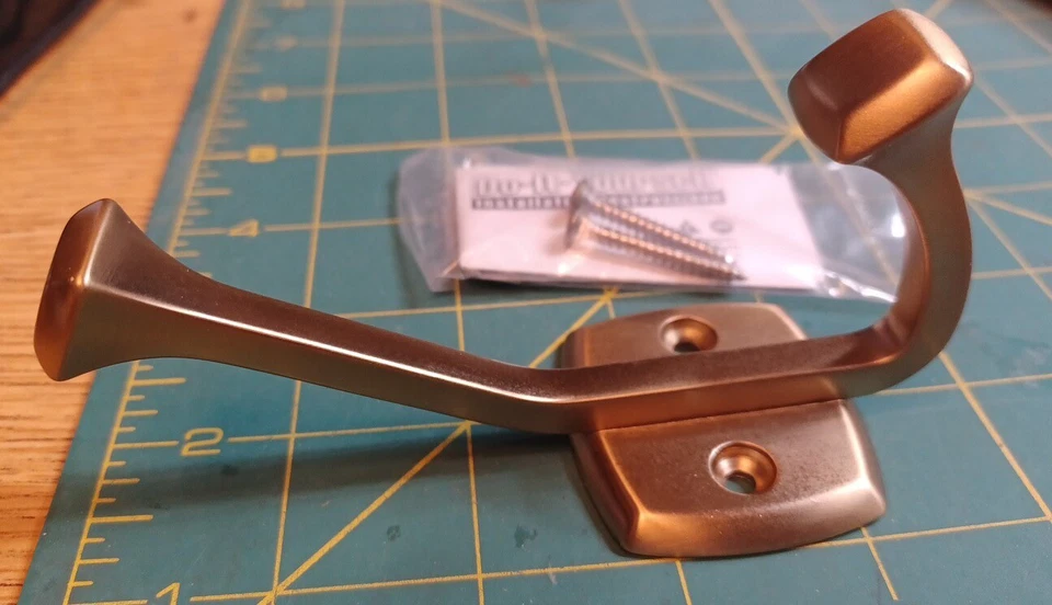 X3 Liberty B31094C-CZ-C Mandara Gancho 4 3/8" Champagne Bronce Abrigo, Sombrero Bata Foto 2 de 4