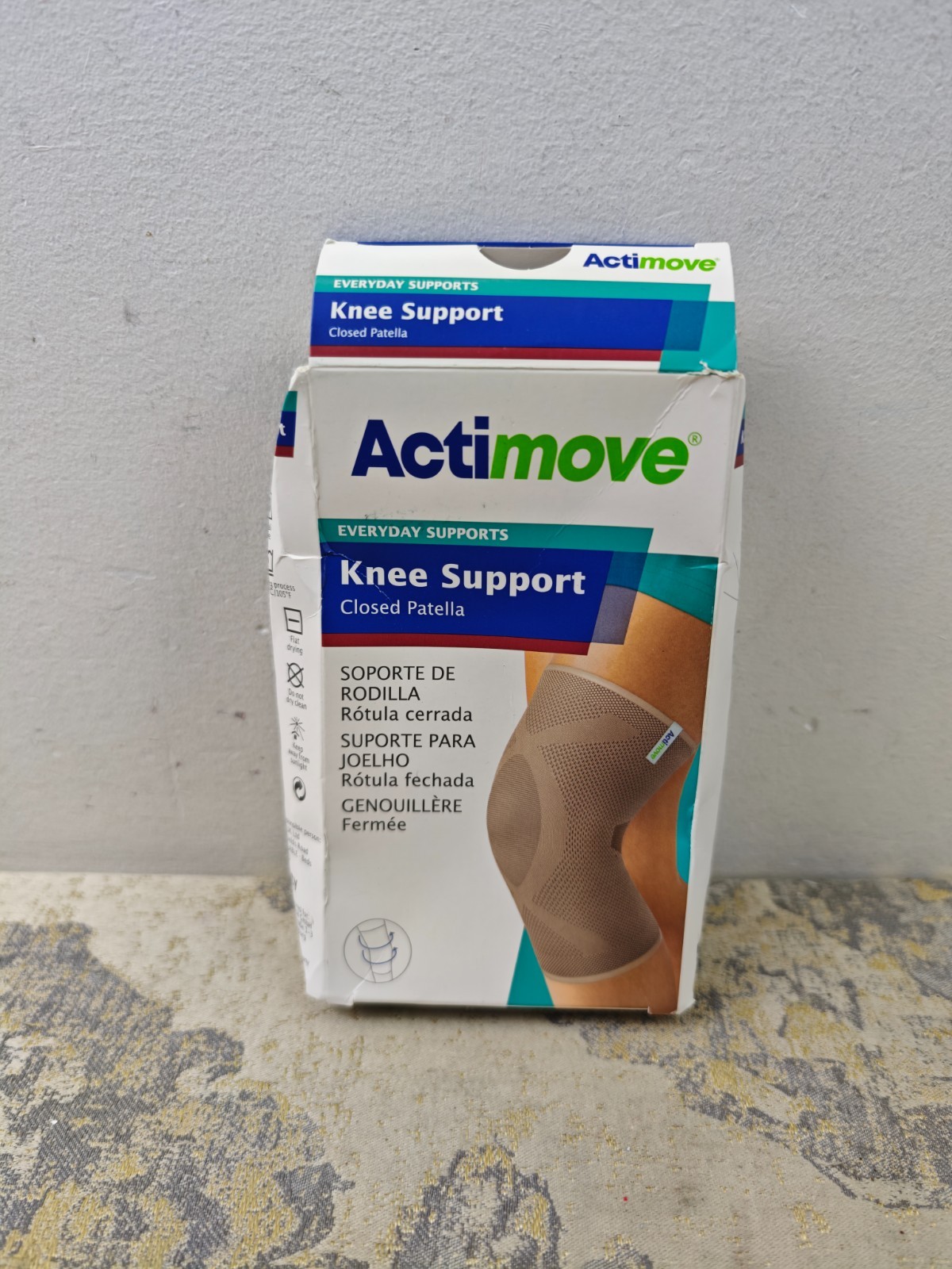 Actimove Everyday Supports Knee Support Closed Patella for Men and Women – Hel