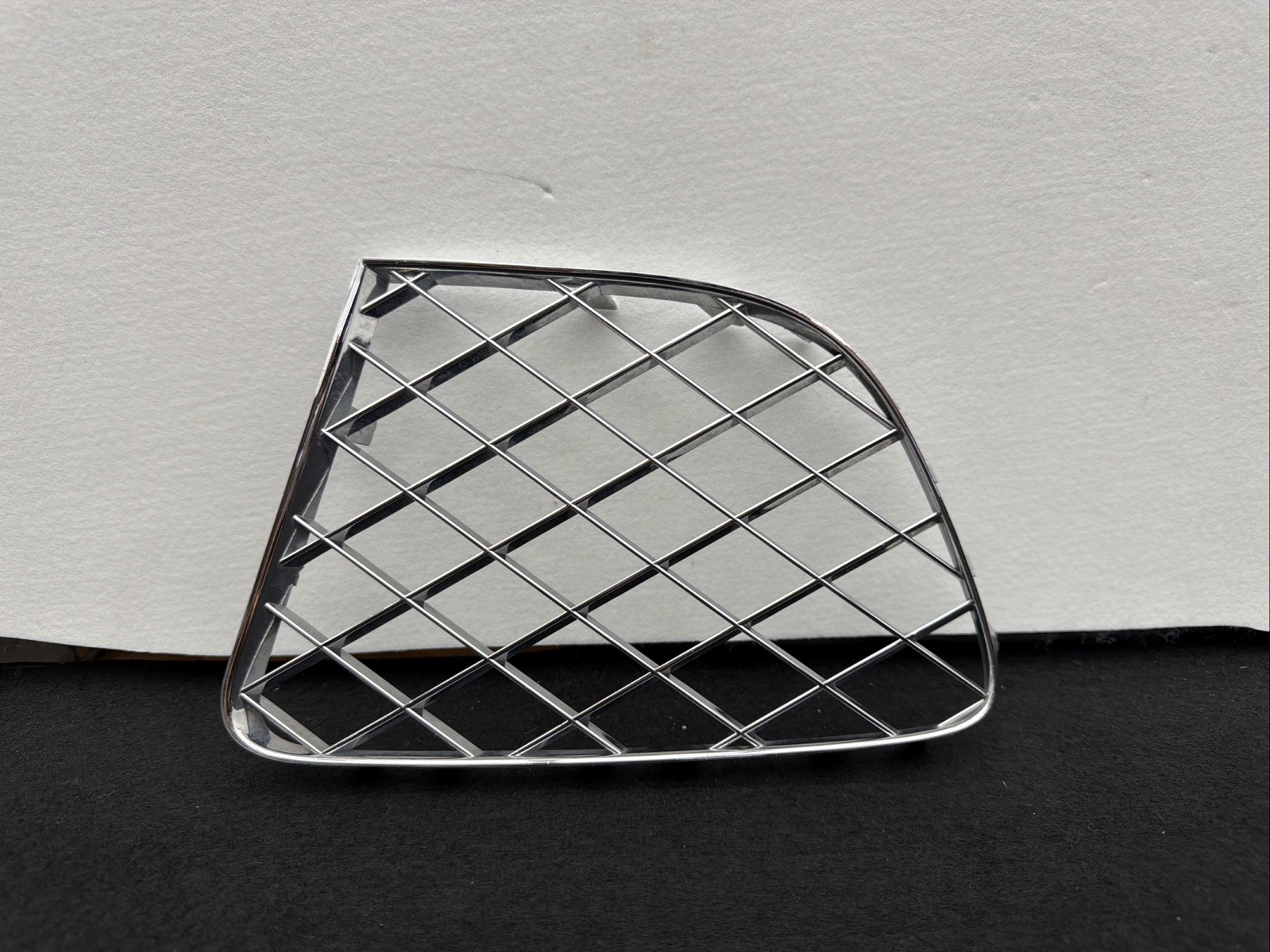 Bentley Continental GT 2012-2018 Front Left Center grille