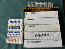 Walters Intermodal Containers, Flat Car w/ Trailer - 11 Pieces, HO