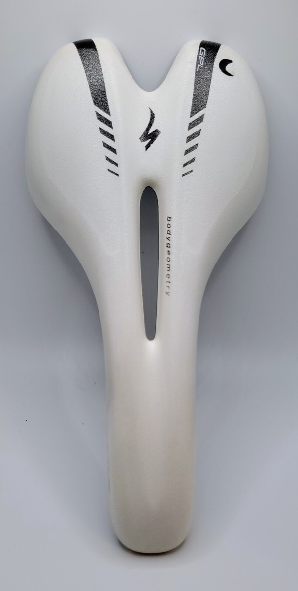 White Specialized Riva Saddle 143mm Small rip