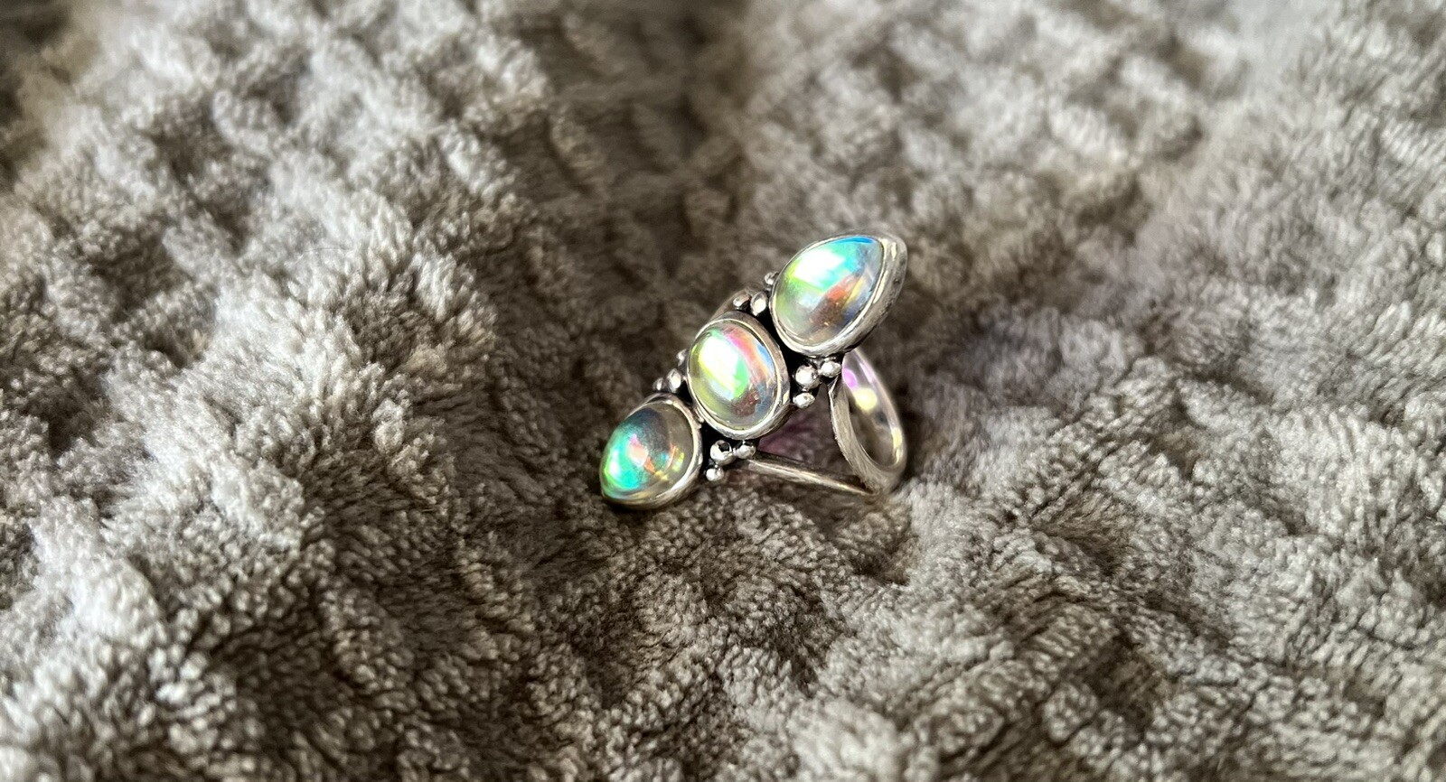 Unicorn 3 Stone Ring Crawler Mini - image 4