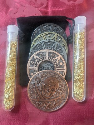 5 PIRATES GOLD METAL POKER CHIPS NEW SILVER GOLD COPPER BLACK 2 FREE GOLD FLAKES