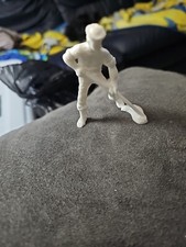 Timmwe White Plastic Worker- 3 Inches Tall