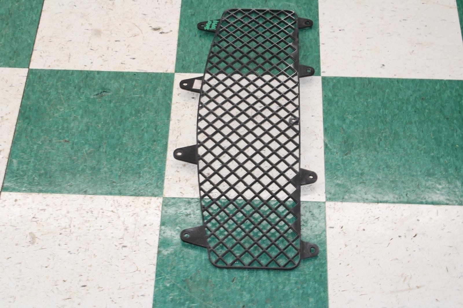 14-17 GHIBLI Front Inner Center Bumper Radiator Grille Grill Cover OEM Factory