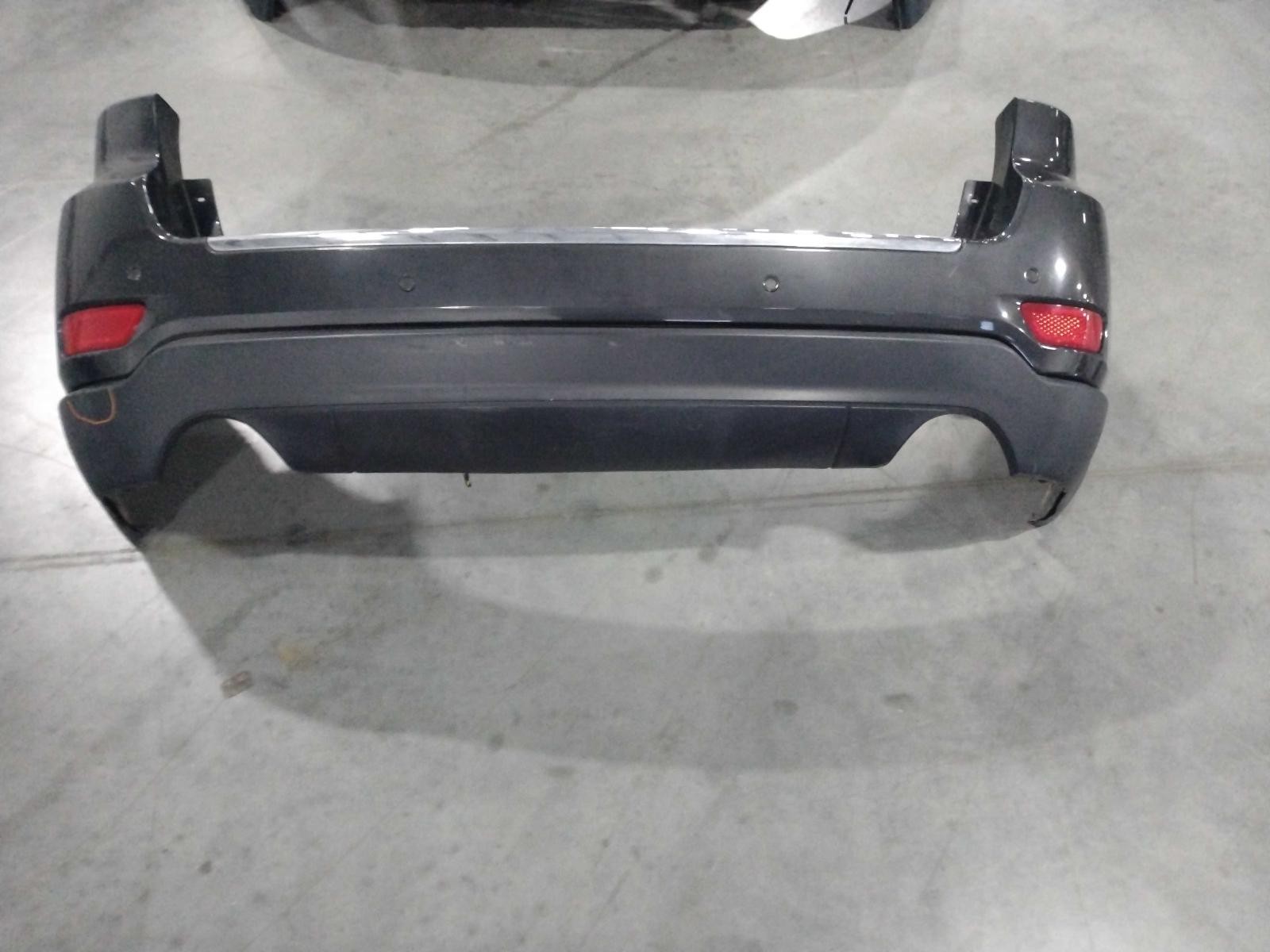 2011 Jeep Grand Cherokee Grey Rear Bumper Assembly OEM 1VQ66TZZAA 185K Miles