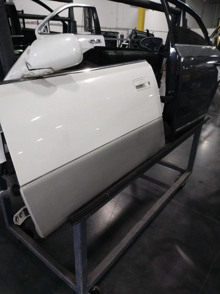 2000 Lexus ES300 Left Door White - Used, Good Condition, 4-Door, OEM - Изображение 2 из 4