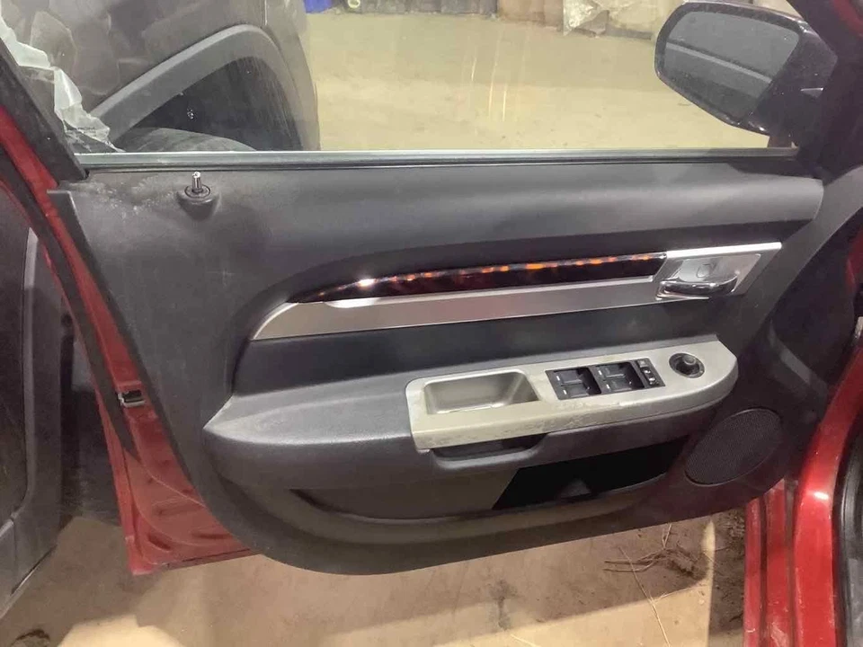 Used Hood fits: 2009 Chrysler Sebring Conv Grade A Foto 3 de 4