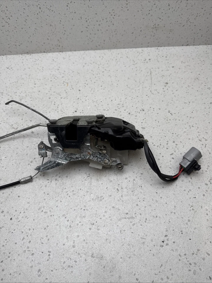 Toyota RAV4 1997 cerradura de puerta pestillo actuador OEM Foto 3 de 4