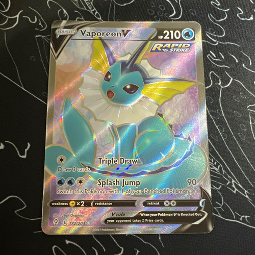 The Pokemon Company Pokemon TCG Vaporeon V 172/203 Evolving Skies Holo UR 210HP
