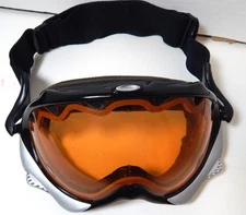 OAKLEY Wisdom Ski Snowboard GOGGLES XLNT! w Amber Lenses Black & Silver FRAME