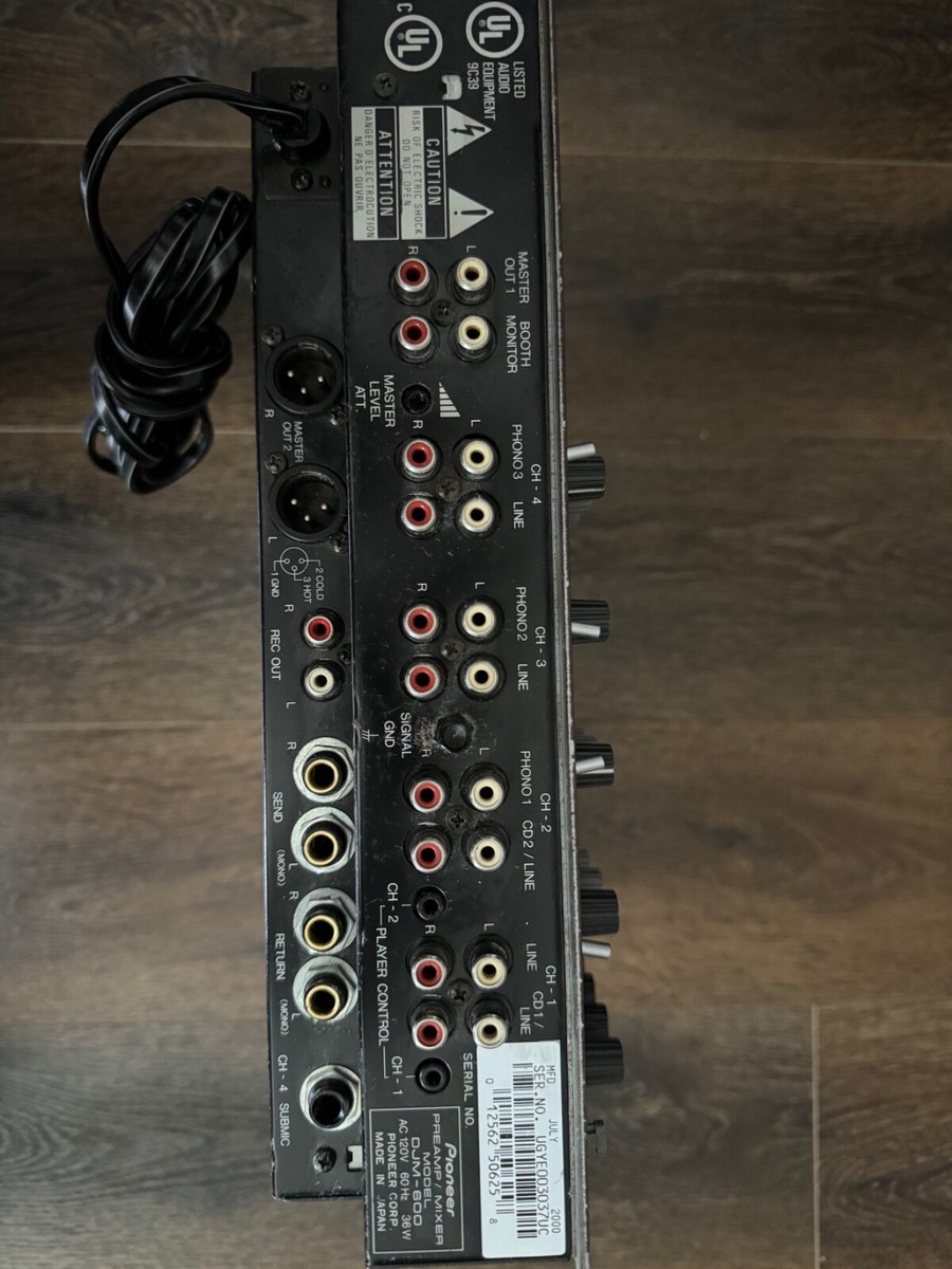 Pioneer DJM-600 Professional DJ Mixer 4-channel Silver 2000 Pioneer DJM-600 Professional DJ Mixer 4-channel Silver 2000