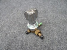 UNIWELD R.H.G. 8010 COMPRESSED GAS REGULATOR OXYGEN SERIES