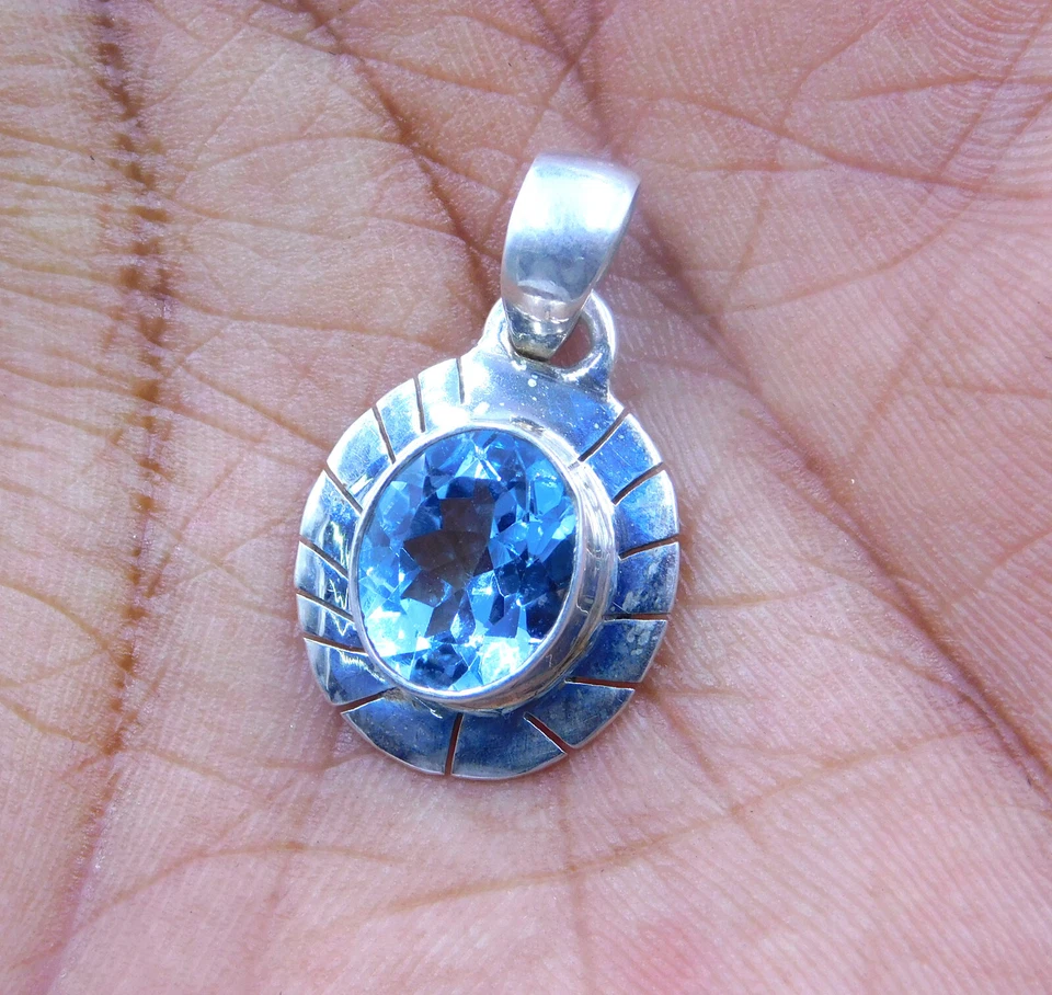 3.10 GM 925 Argento Sterling Naturale Topazio Blu Taglio Gemma Sottile Ciondolo - Immagine 2 di 4