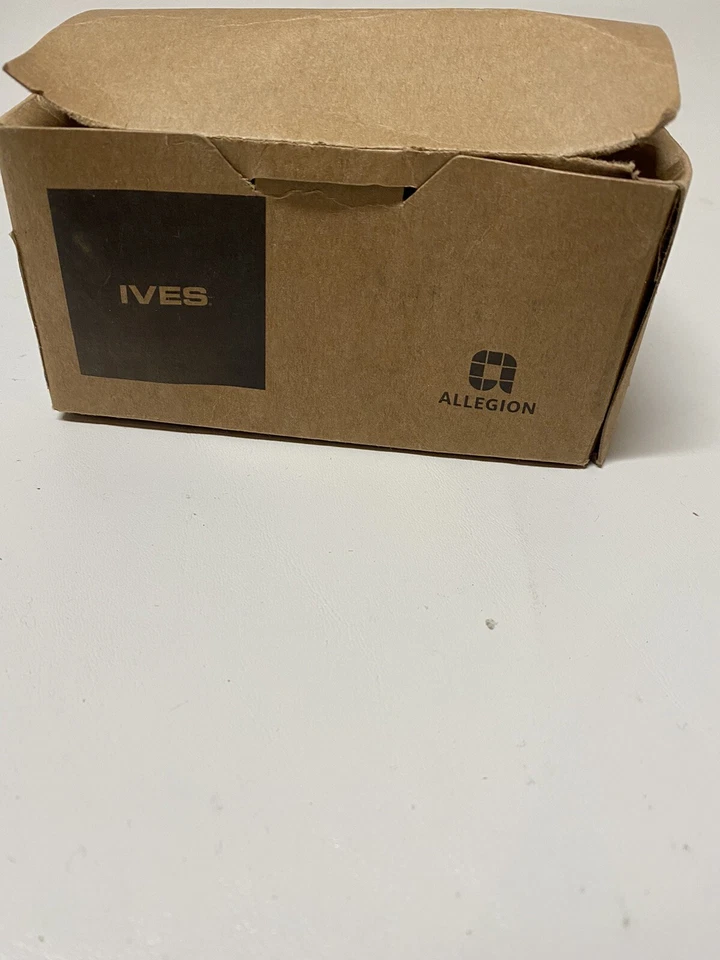 Batente de porta comercial Ives FS448 EUA 10B cor bronze novo na caixa original - Imagem 2 de 4