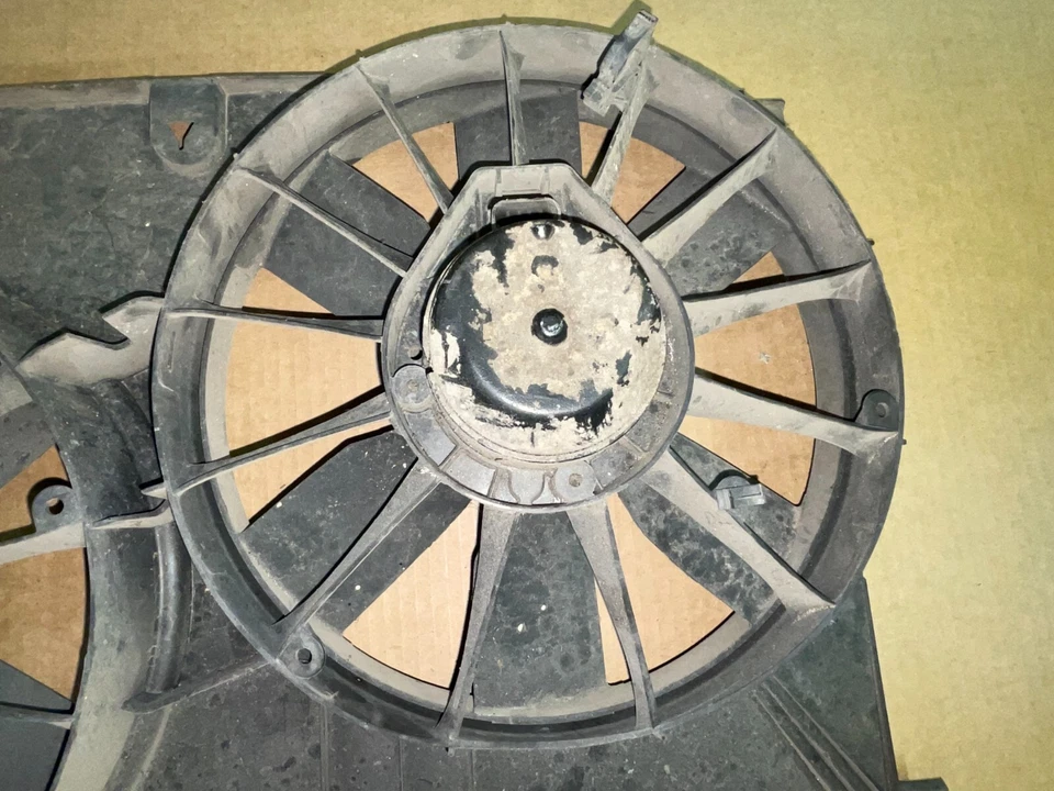 Ventilador y cubierta del radiador Corvette C5 GM 97-04 Foto 3 de 4