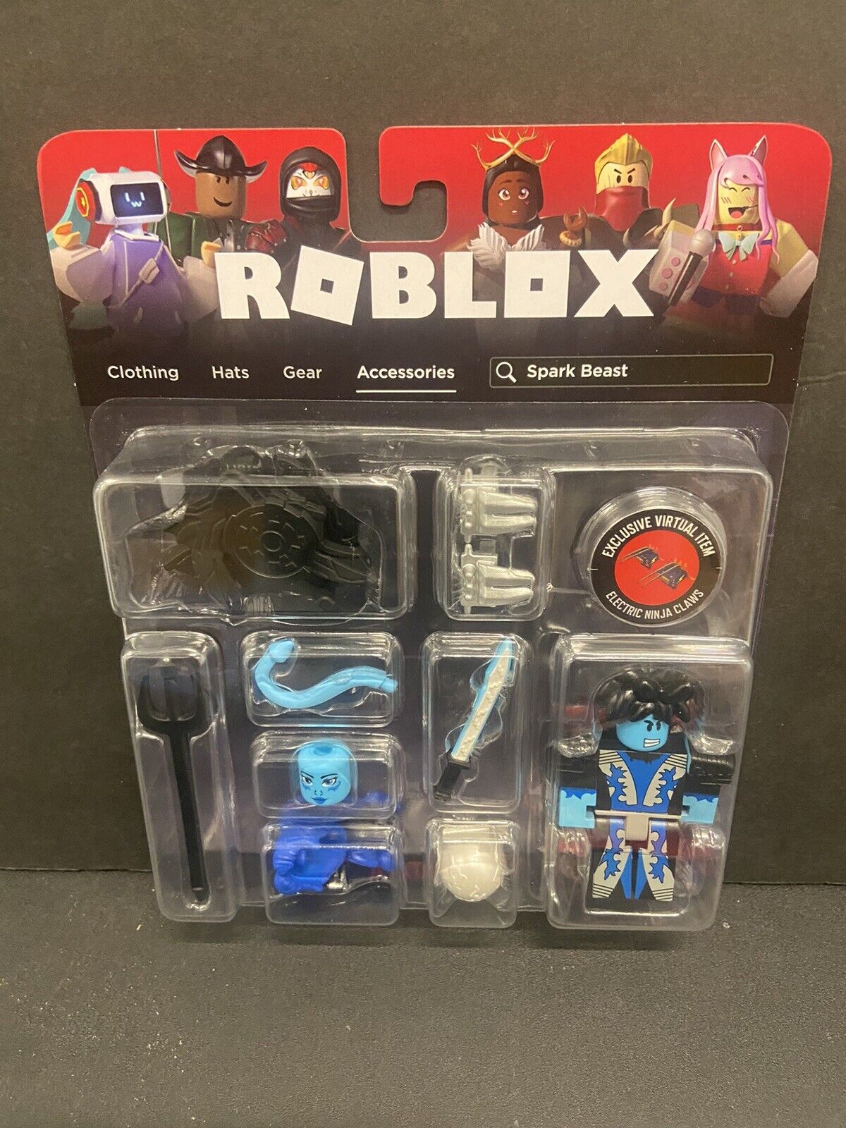 Roblox Avatar Shop Series Collection - Spark Beast Figure Pack [Includes  Exclusive Virtual Item]