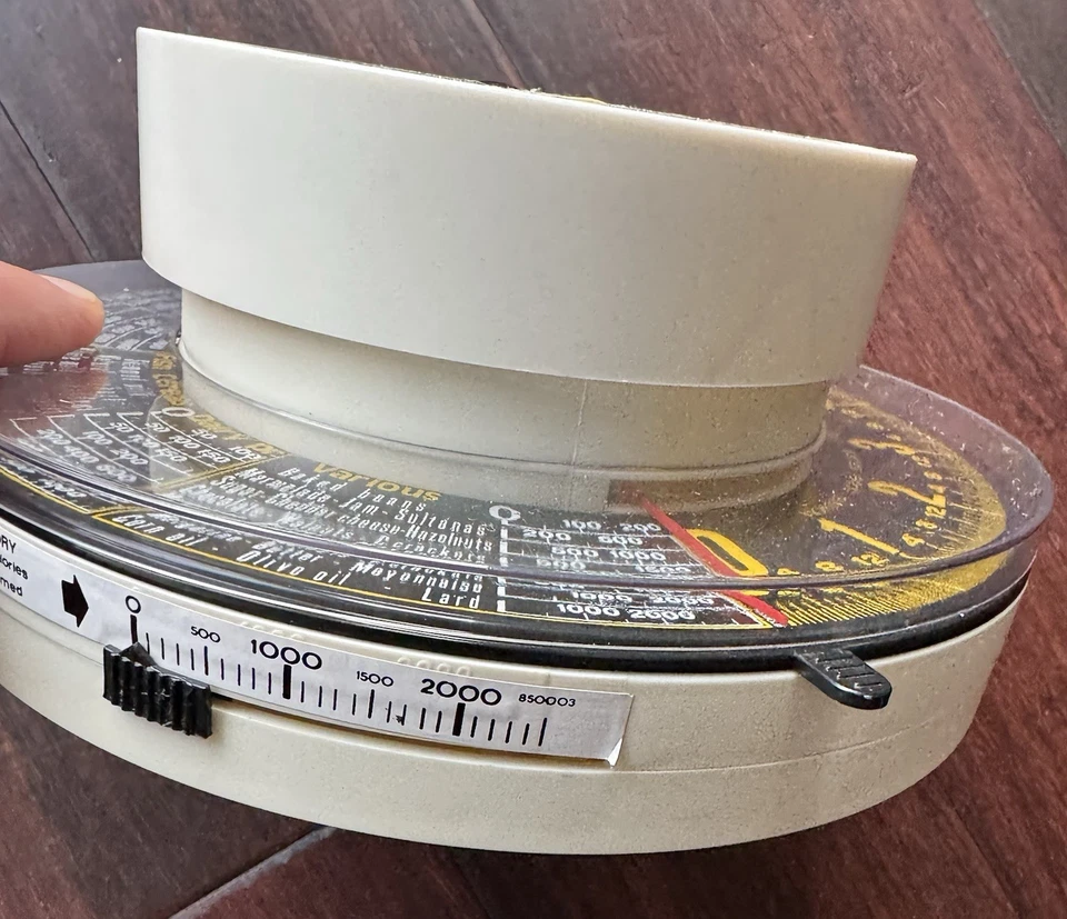 1970s Terraillon Mechanical Kitchen Scale 5Lb Built-In Calorie Counter- France - Image 3 of 4