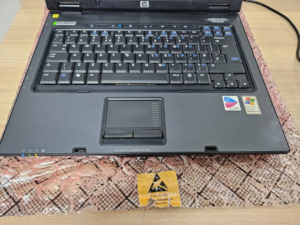 HP Compaq NC6120 - Vintage Laptop - Pentium M - 512MB - No Storage - Image 2 of 4