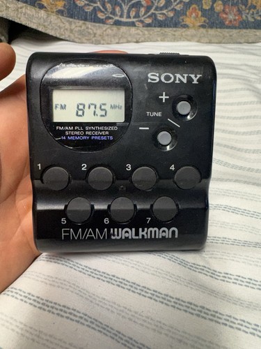 Vintage Sony Walkman AM/FM Walkman Radio w/ Headphones SRF-M40W Tested ...
