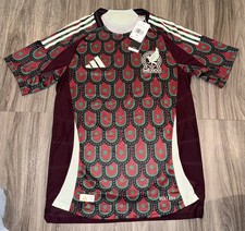 NEW WITH TAGS ADIDAS MEXICO 2025 AUTHENTIC HOME SOCCER JERSEY MEN SIZE M IP6379