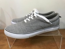 Universal Thread Shoes Womens sz 9 Low Top Sneakers Gray Canvas Round Toe Casual