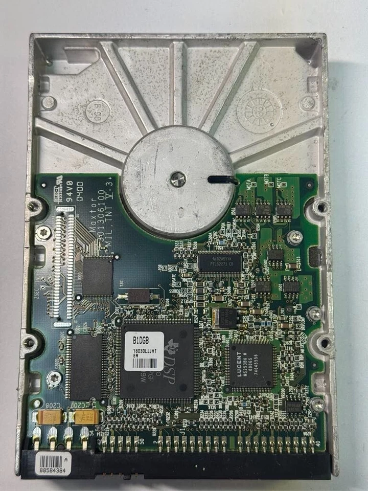 Maxtor 00057TMR 91361U3 13.0GB 5.4K RPM 512KB Cache ATA-66 3.5"HDD - Image 2 of 4