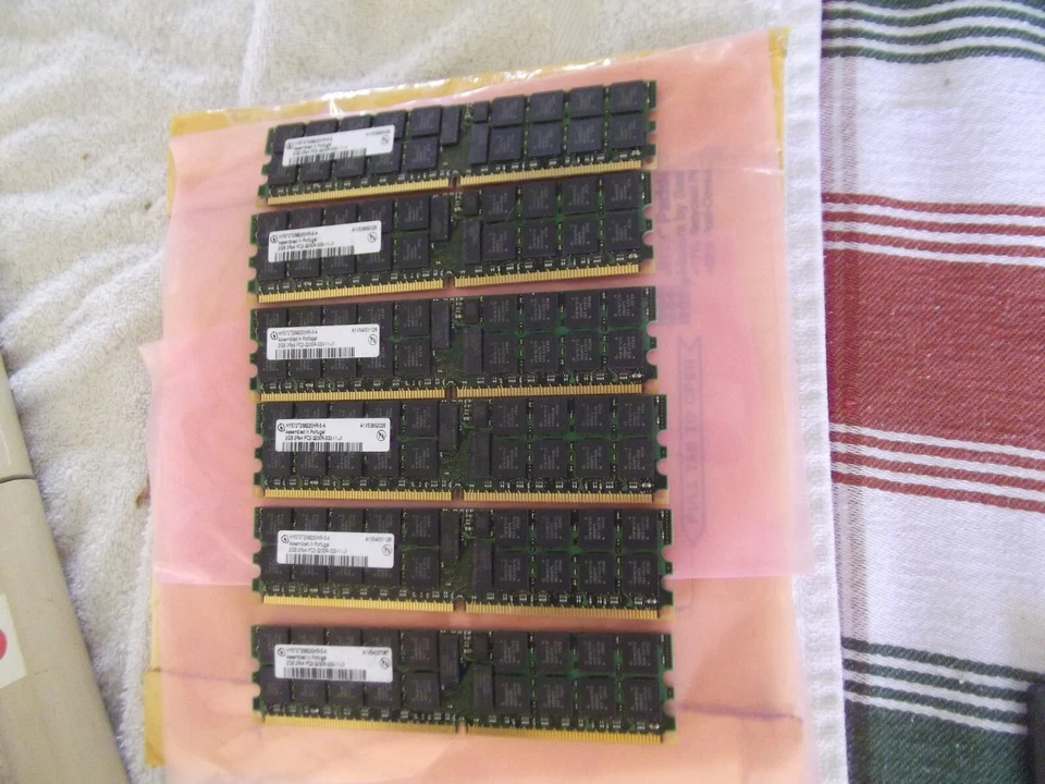 12GB (6X 2GB) INFINEON HYS72T256220HR-5-A PC2-3200 SERVER RAM MEMORY MODULES - Image 3 of 4