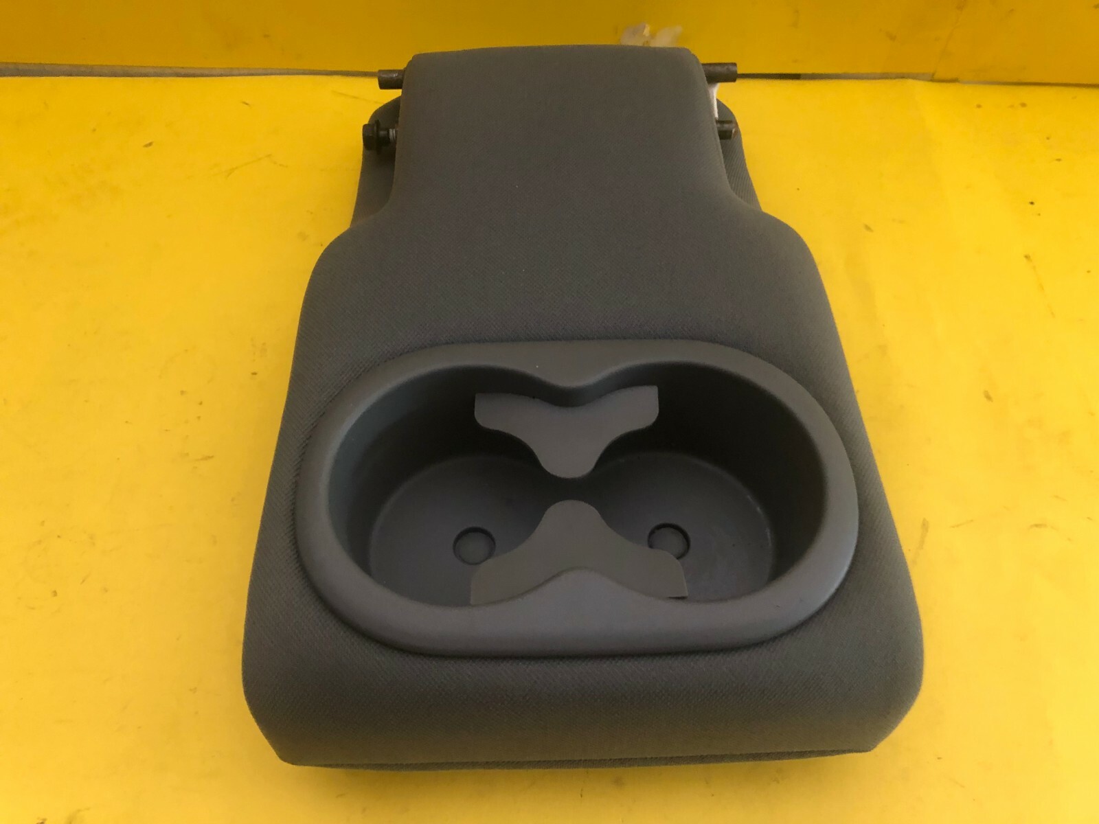 2008 2010 DODGE AVENGER REAR CENTER ARMREST WITH CUP HOLDER GREY OEM