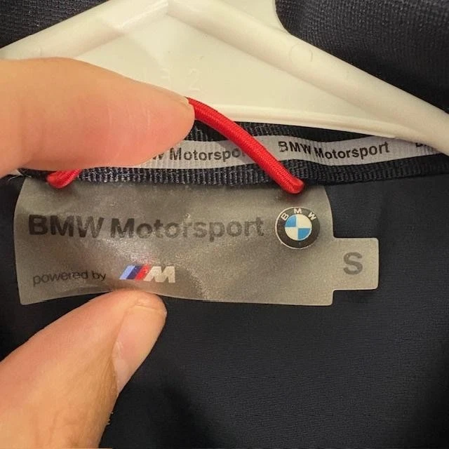 Jaqueta BMW Motorsport Feminina Pequena Preta Branca Zíper Completo Logotipo de Corrida Leve - Imagem 3 de 4