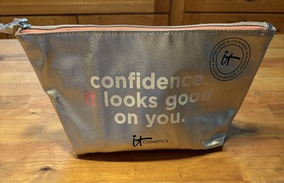 IT Cosmetics Confidence Looks Good On You Silver Cosmetic MAKEUP BAG