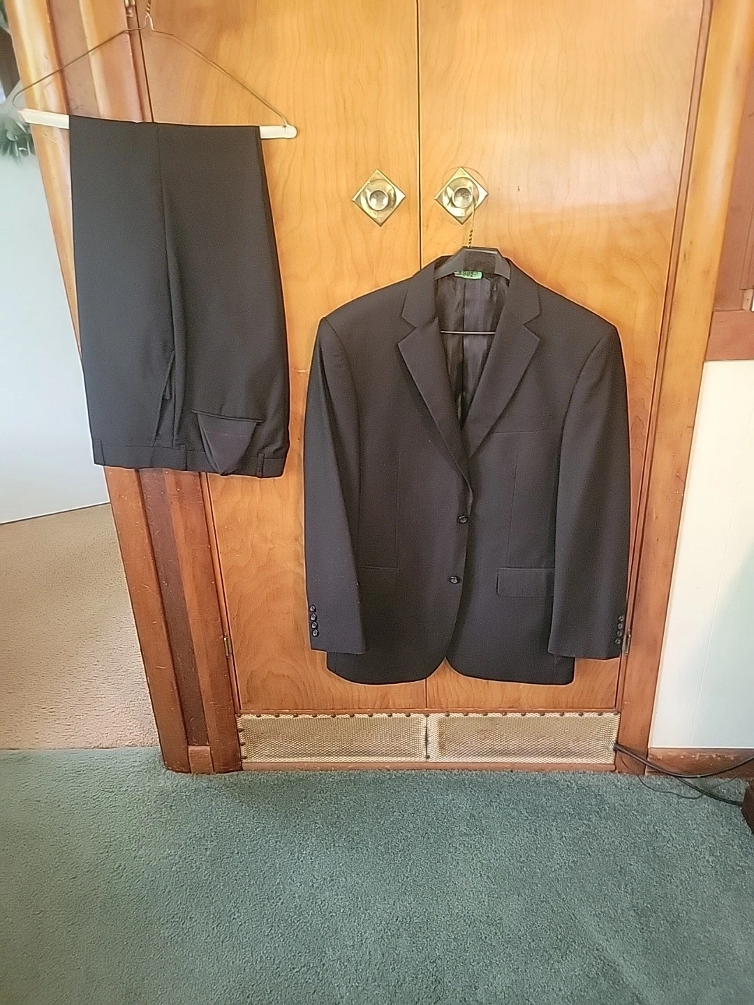 Vinci Suit Mens 38R 2 Button  Black Jacket 32R Pants Set