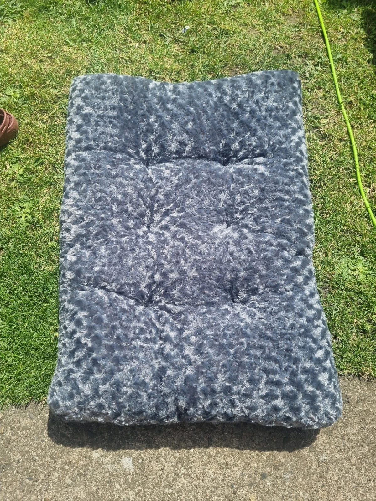 Amazon Basics Grey Swirl Machine Washable Pet Bed for Dogs Medium Size