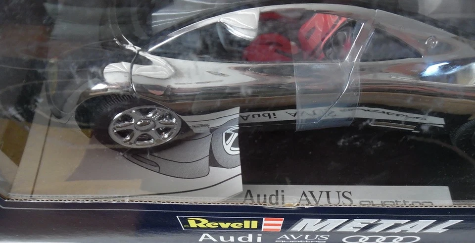 Diecast Silver Audi AVUS Quottro 1/18 Revell New - Image 2 of 3