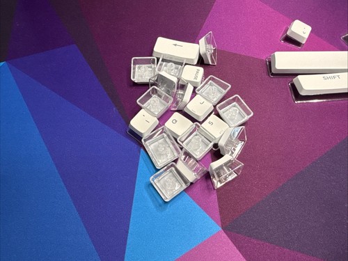 G.SKILL Crystal Crown White Keycaps - Keycap Set 104 Key Layout - Picture 4 of 6