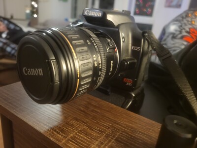 Canon EOS Digital Rebel XTi / 400D 10.1MP Digital SLR Camera - Black (Kit w/...