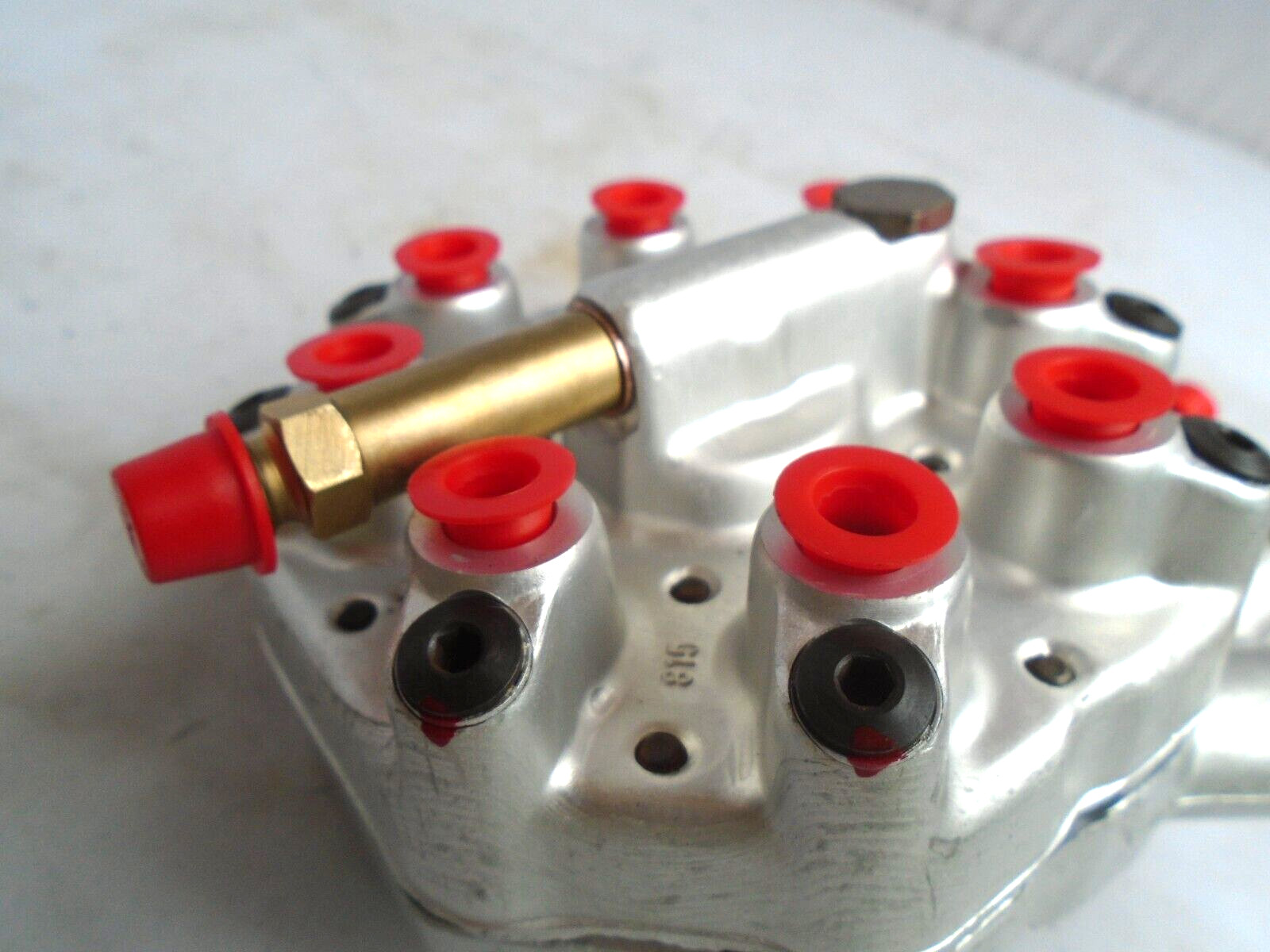 REMANUFACTURED ROLLS ROYCE SILVER SPUR FUEL DISTRIBUTOR 0438100090 $500 is core