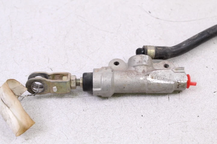1994 HUSQVARNA HUSKY 350 WXE 350WXE Rear Brake Master Cylinder  - Изображение 3 из 4