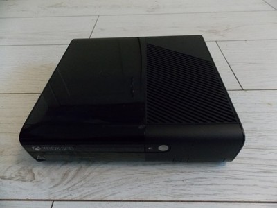Xbox 360 E -KOMMT DANN DIREKT AUS -Ersatzteile und Reparaturen-nur Konsole-ohne HDD
