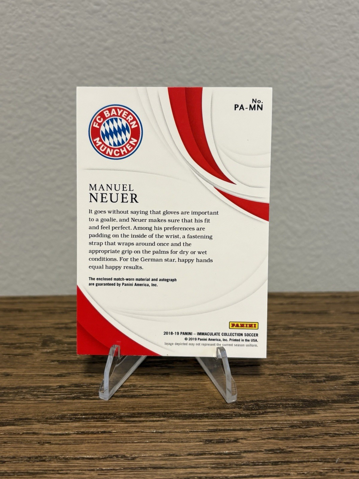 2018-19 Immaculate - Manuel Neuer - Bayern Munich - Match-Worn Patch Auto /15 view 2