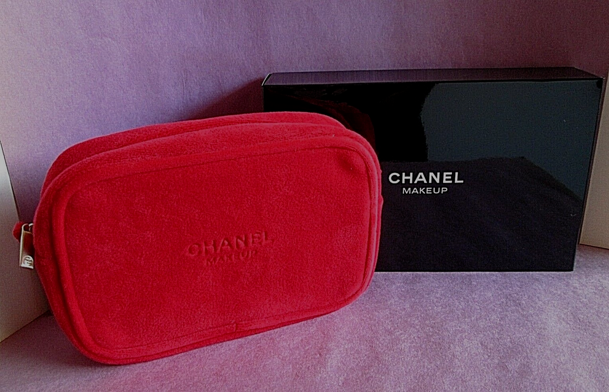 CHANEL BEAUTE レッド ポーチ・ショルダーバッグ CHANEL BEAUTE レッドポーチ・ショルダーバッグ