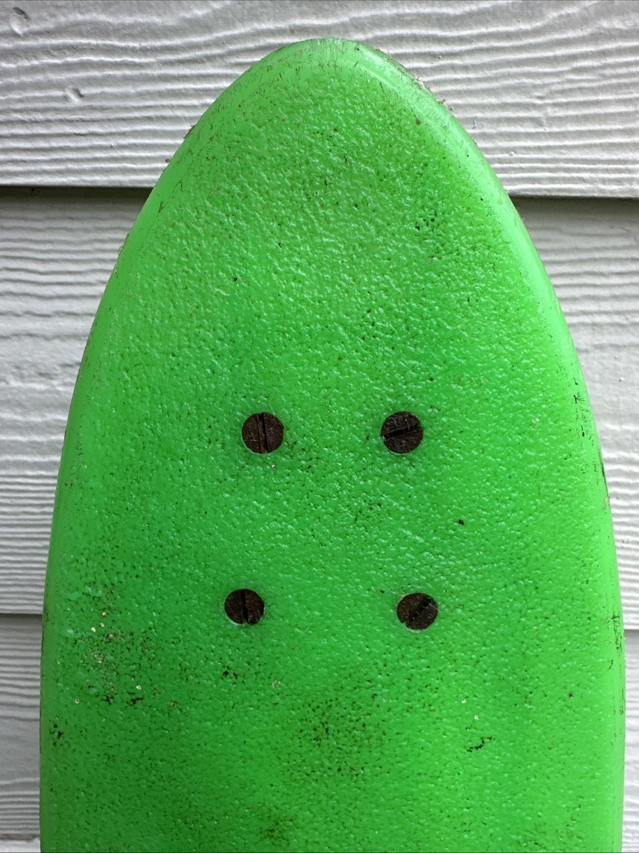 Vintage California 70's GREEN Plastic Skateboard KICK TAIL