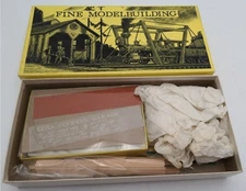 Fine Scale Miniatures 25 HO / HOn3 Scale Cooper's Garage Building Kit